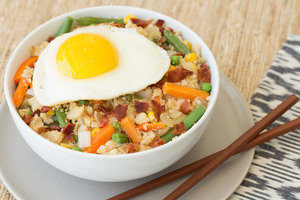 hungry girl cauliflower-fried-rice-breakfast-bowl